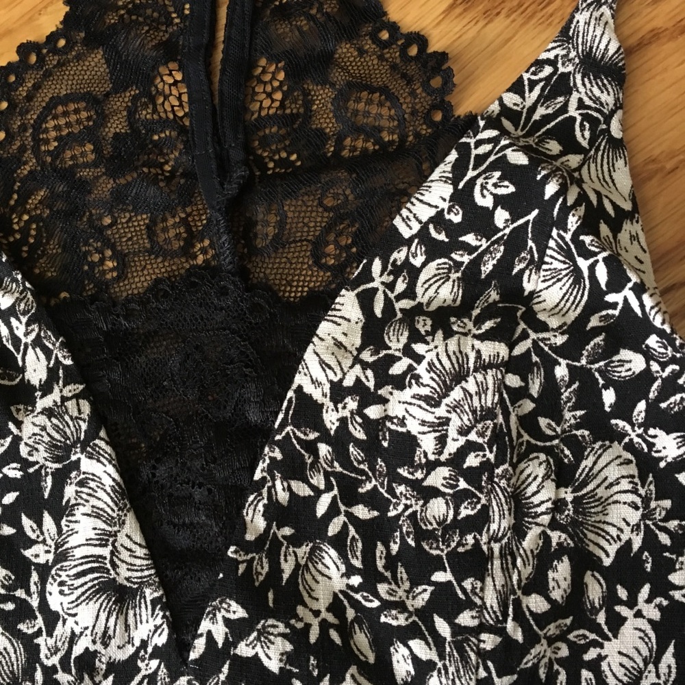 [XS] NWT Free People Flower and Lace bralette - Picture 4 of 6